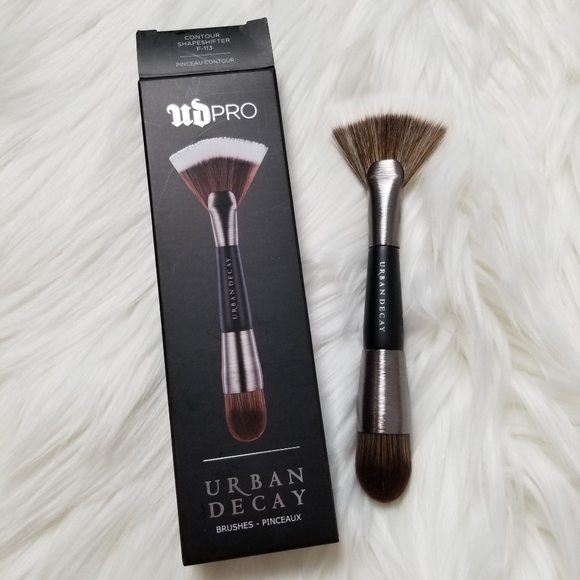 Urban Decay Contour Brush F113